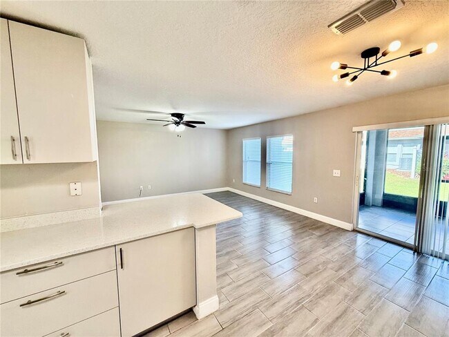 Building Photo - 2503 Aventurine St