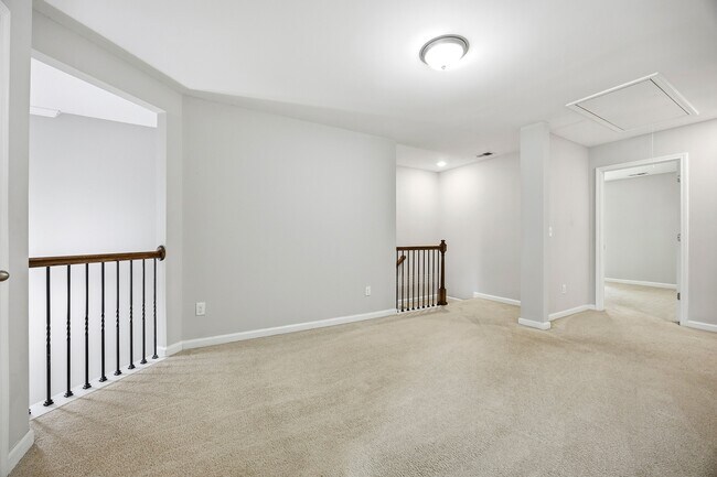 Building Photo - 7275 Heritage Oak Ct