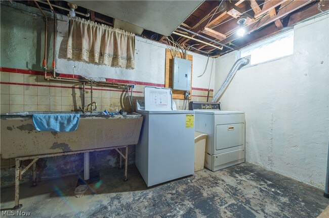 Building Photo - 1501 E 248th St