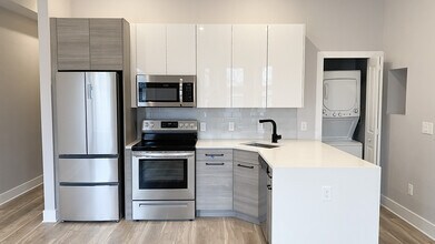 Building Photo - 4262 Parkside Ave