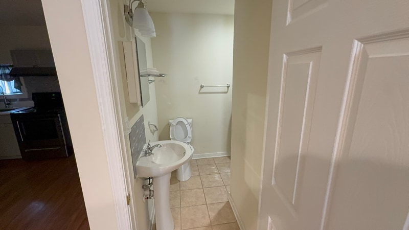 Building Photo - 2412 Waverly St