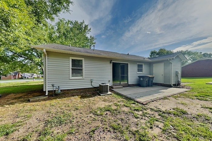 Building Photo - 2215 Medlin Ct