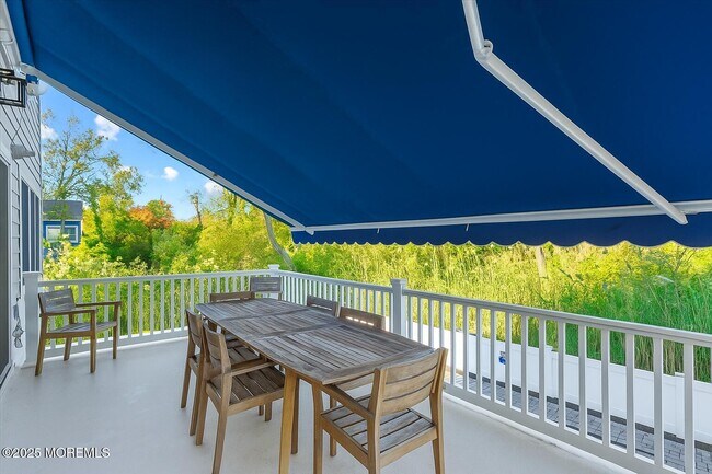 Building Photo - 382 Western Ave