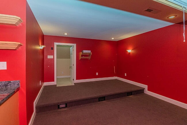 Building Photo - Stunning & Spacious Home in Walnut Hill! 4 Bedrooms | 4 Bathrooms w/ Lawn Care and Trash Service ...