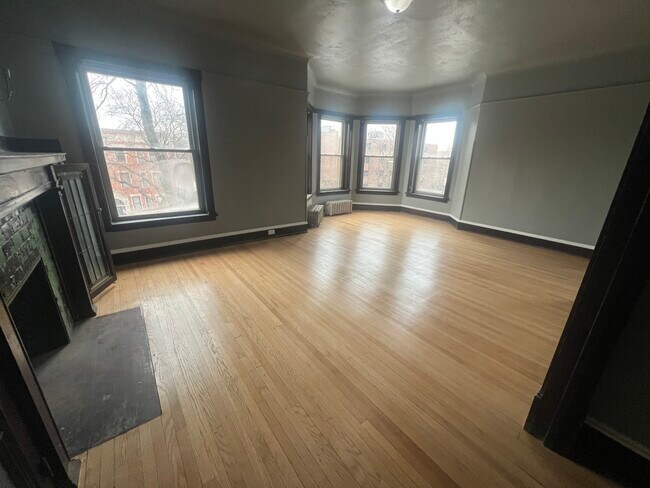 Building Photo - 4958 S Michigan Ave