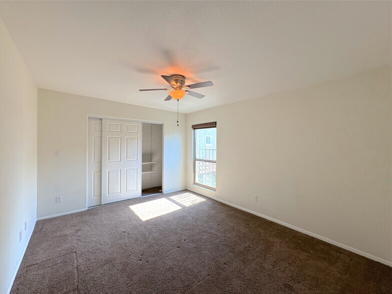 Building Photo - 7290 E Rancho Vista Dr