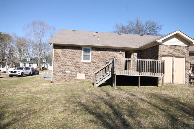 Building Photo - 219 Hunter Dr