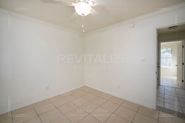 Building Photo - Lovely Brick Home Just Minutes from the Be...