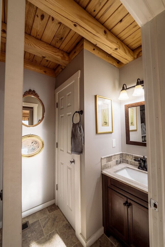 Building Photo - 7223 Ferry Rd