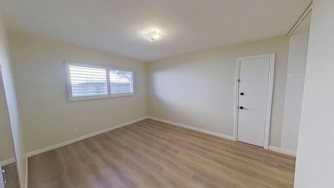 Building Photo - 8011 Taylor Dr