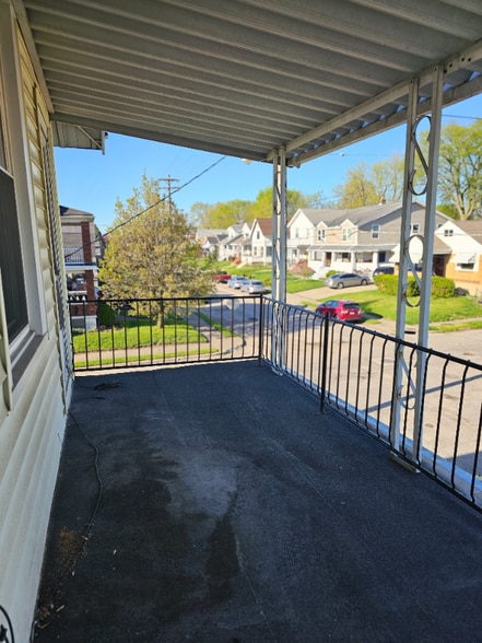 Building Photo - 5257 Rolston Ave