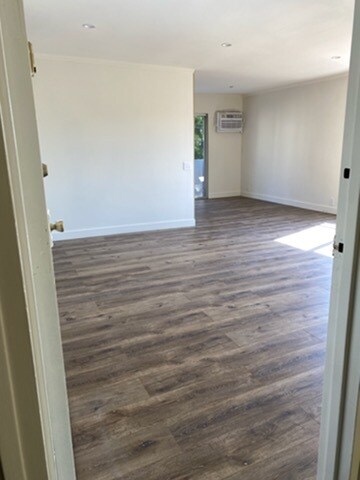 Building Photo - 11433 Rochester Ave