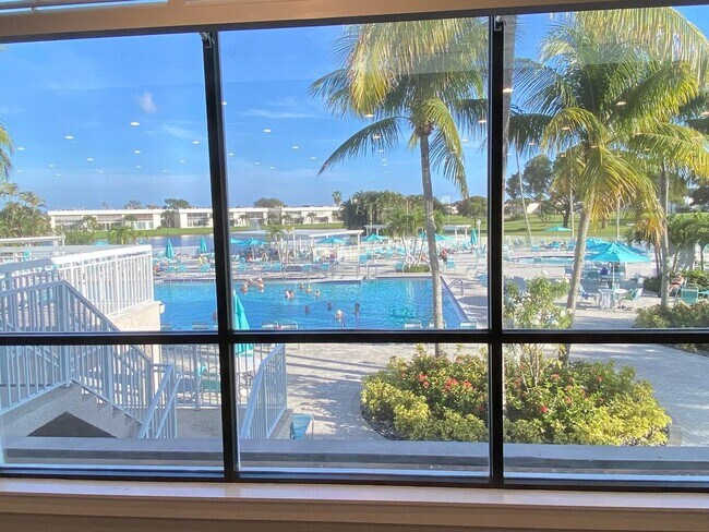 Building Photo - 579 Normandy Ln