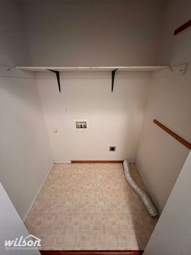 Building Photo - Stylish 4-Bed West Valley Home with Bonus ...