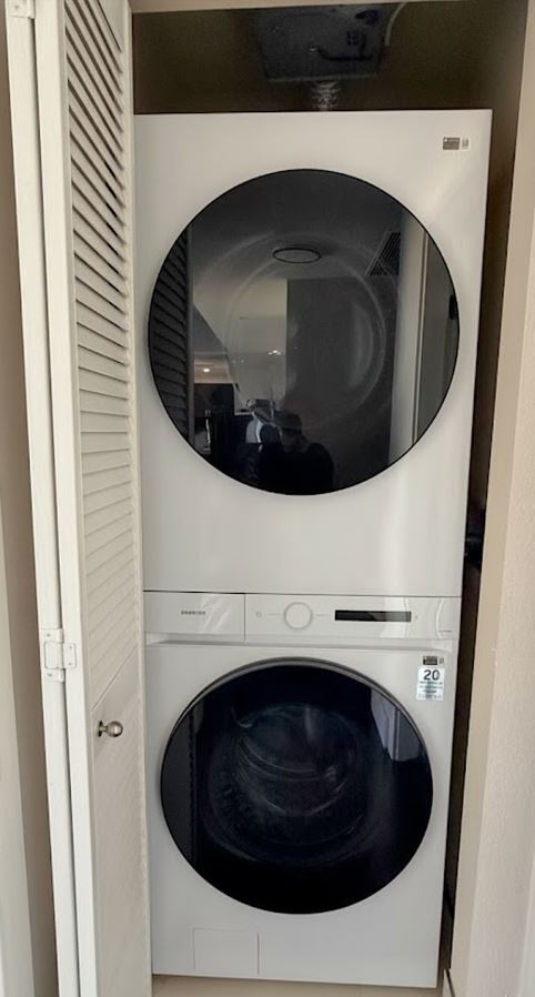 Building Photo - 1240 India St