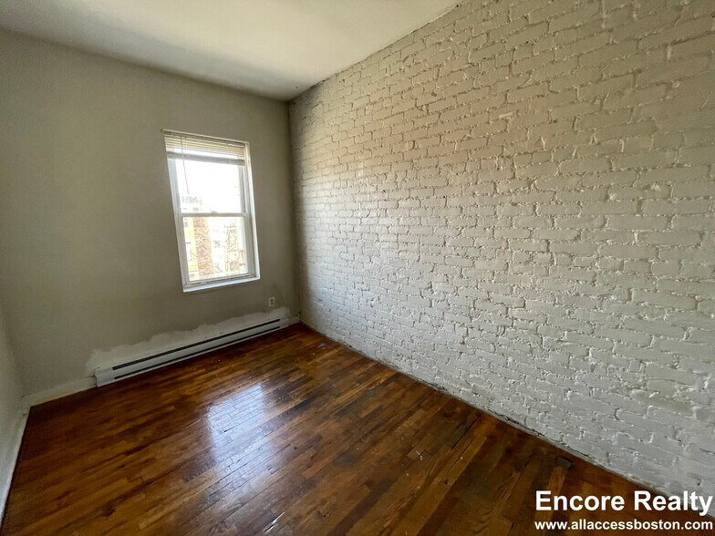 Building Photo - 886 Huntington Ave