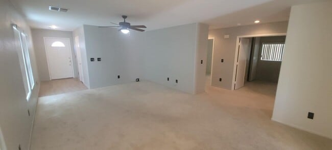 Building Photo - KEEP AN EYE ON THIS! WILL NOT LAST LONG!
