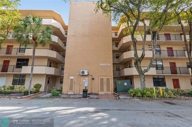 Building Photo - 3550 Blue Lake Dr