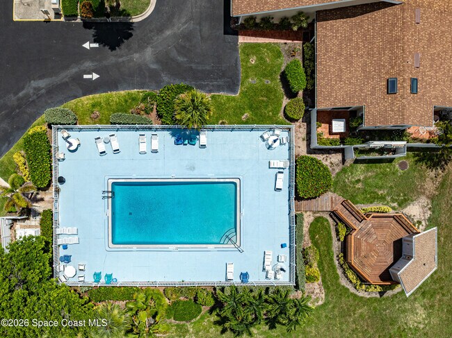 Building Photo - 105 La Costa St