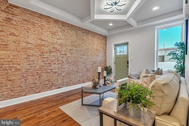 Building Photo - 3405 Claremont St