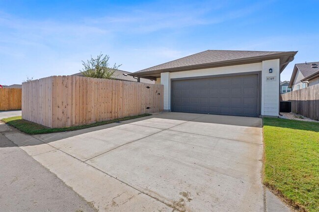 Building Photo - 6349 Marsh Ln