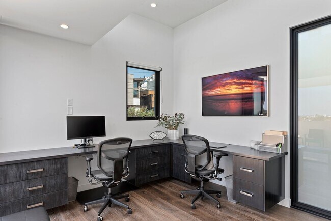 Building Photo - Recently Built, Fully Furnished, Custom Home w/ Amazing Indoor/Outdoor Living Space, Perched Abov...