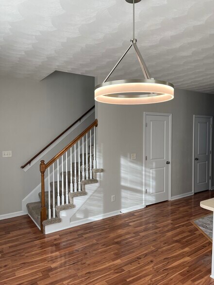 Building Photo - 902 Godwin St