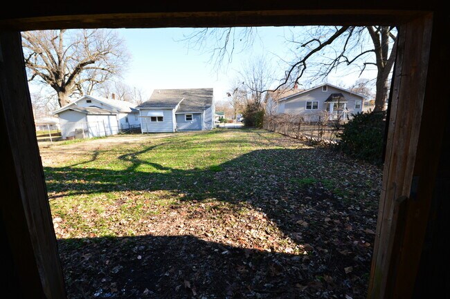 Building Photo - REMODELED 4 Bedroom, 2 Bath Home, 1 Block from DOLING PARK