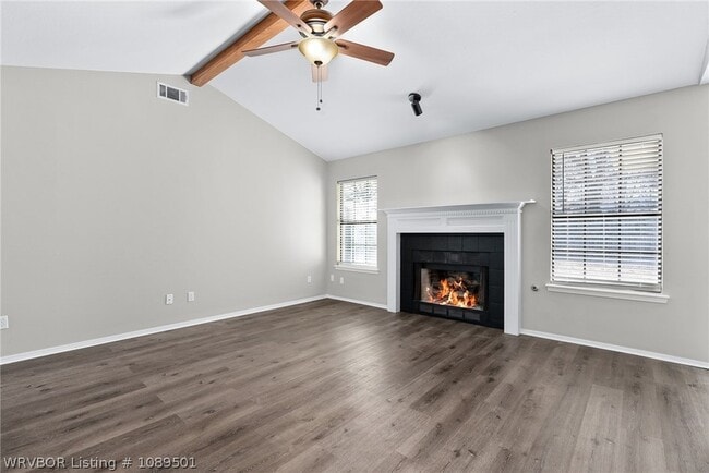 Building Photo - 8808 Skypark Dr