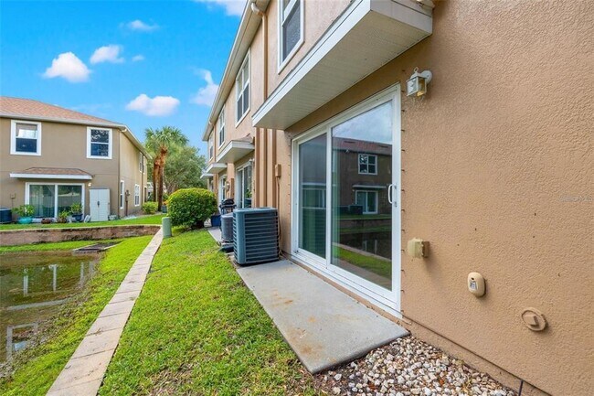 Building Photo - 2565 Harn Blvd