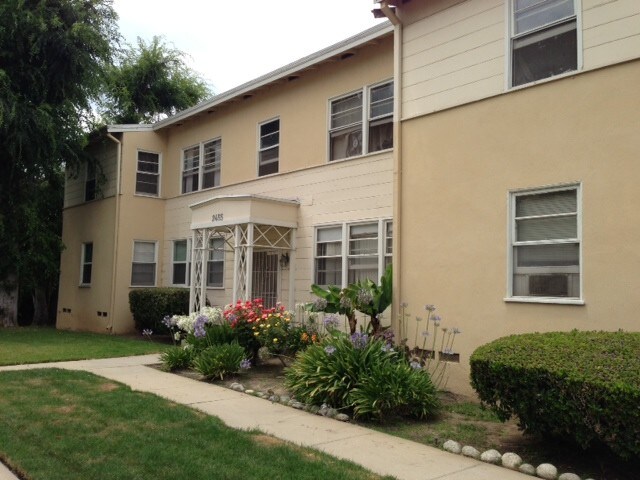 Building Photo - 2441 Silver Lake Blvd