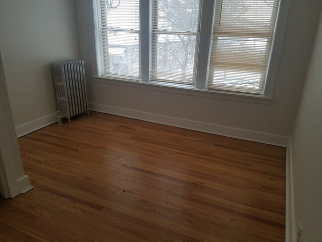 Building Photo - 1729 W 91st St