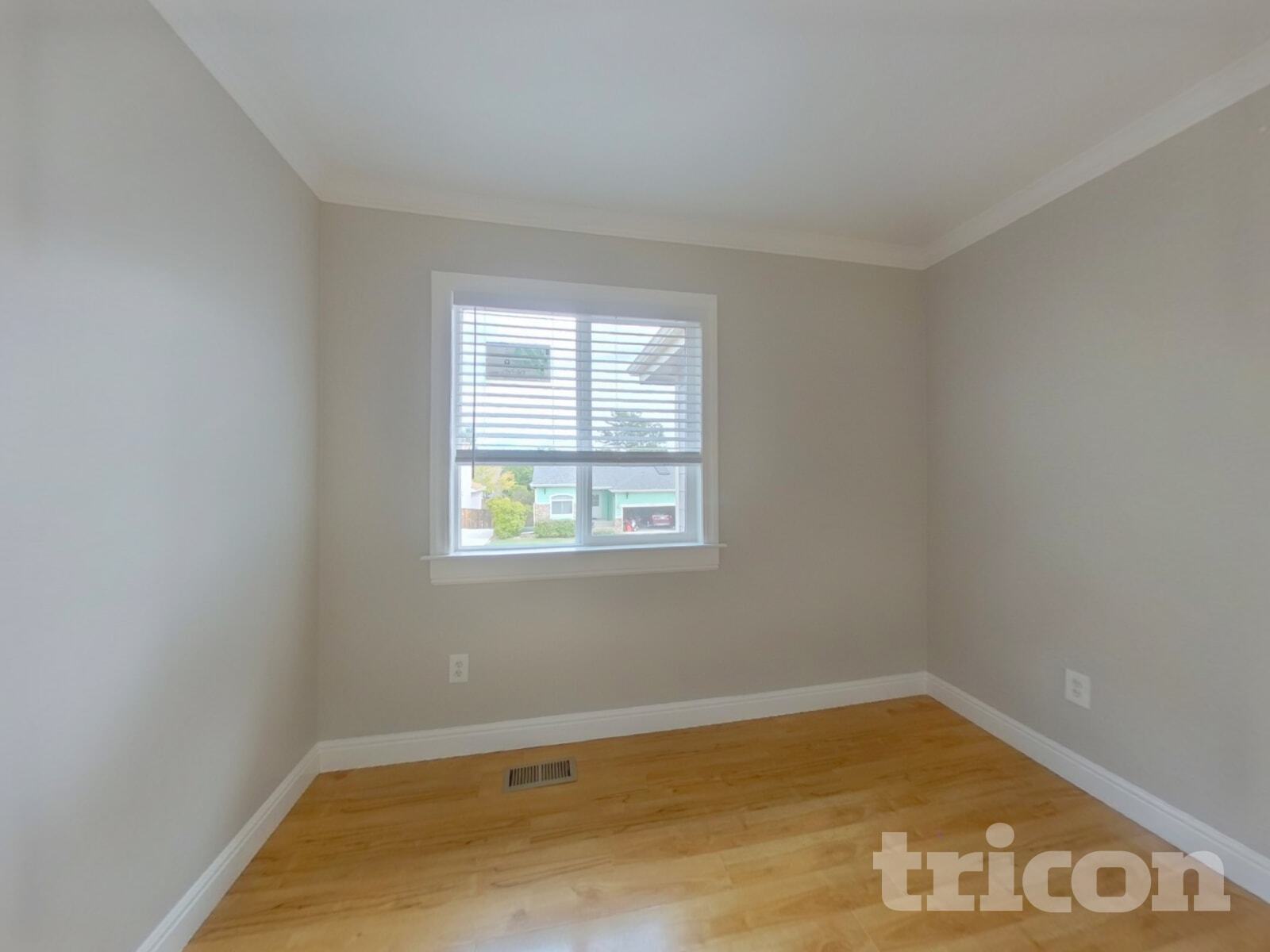 Building Photo - 9909 Vine St