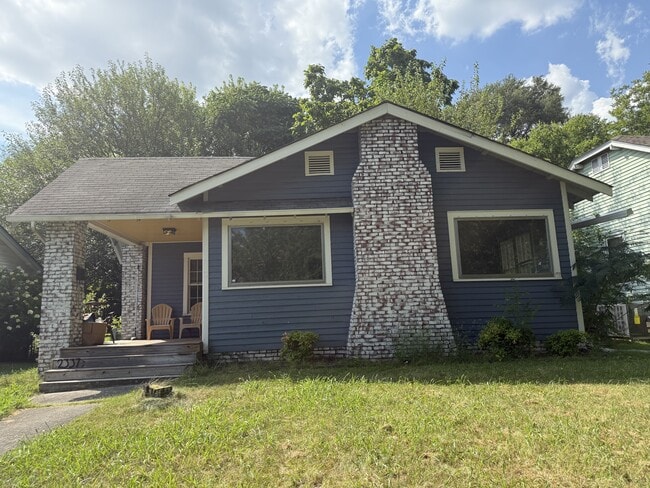Building Photo - 2337 Woodbine Ave