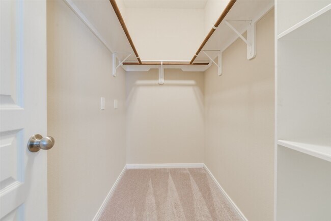 Building Photo - 8127 Running Brook Ln