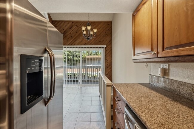 Building Photo - 23821 Hillhurst Dr