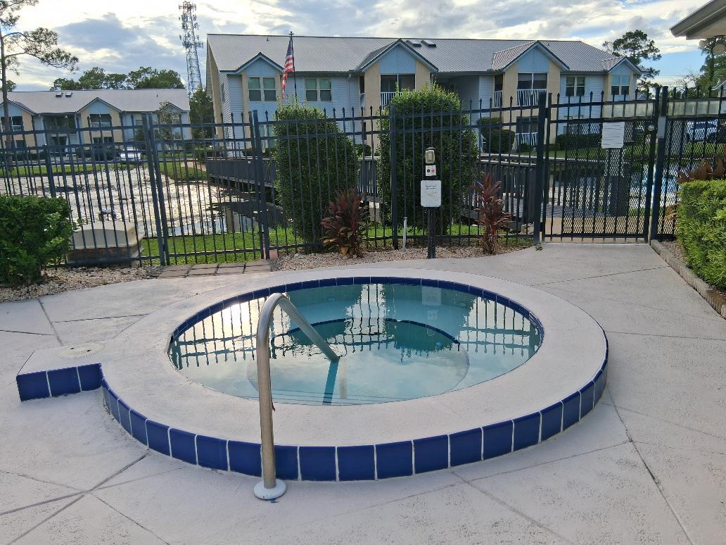 Outdoor hot tub - 101 Bent Tree Dr