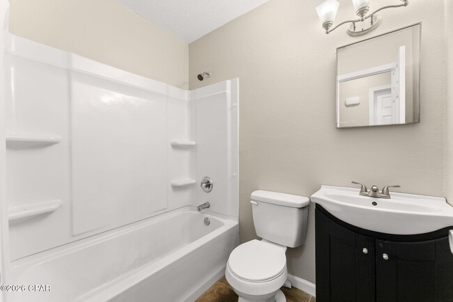 Building Photo - 2004 Greenbriar Blvd