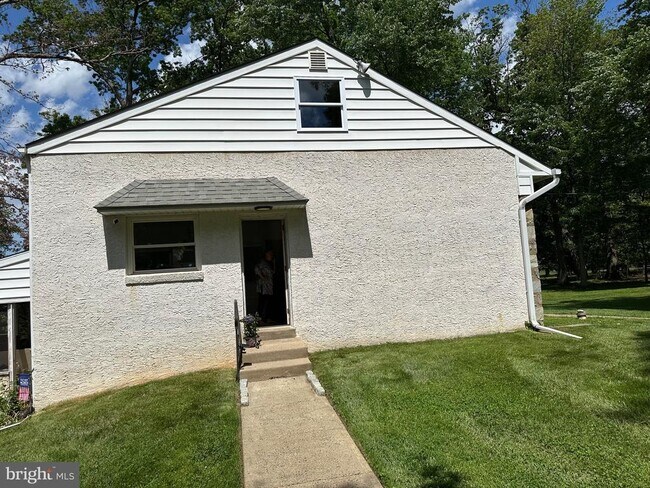 Building Photo - 601 Cathcart Rd