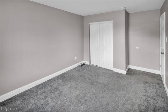 Building Photo - 2299 Memorial Ct