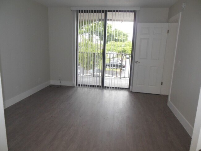 Building Photo - ONE BEDROOM ONE BATHROOM! WATERFRONT COMMUNITY!