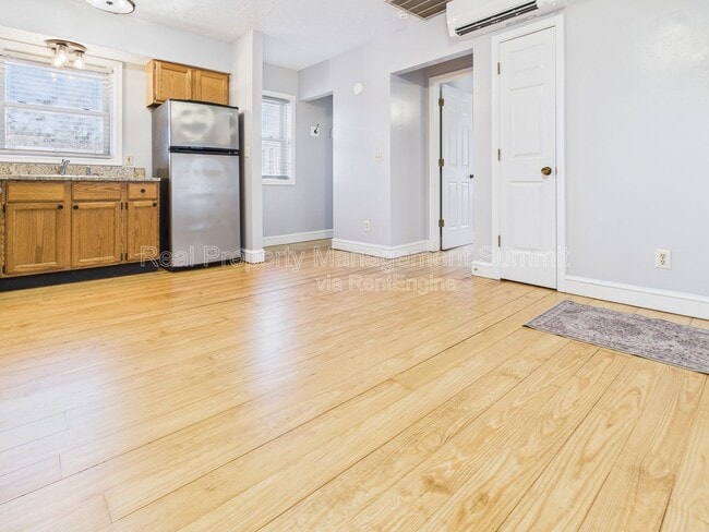 Building Photo - 10 Fayette St