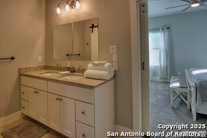 Building Photo - 1247 Green Hill Dr