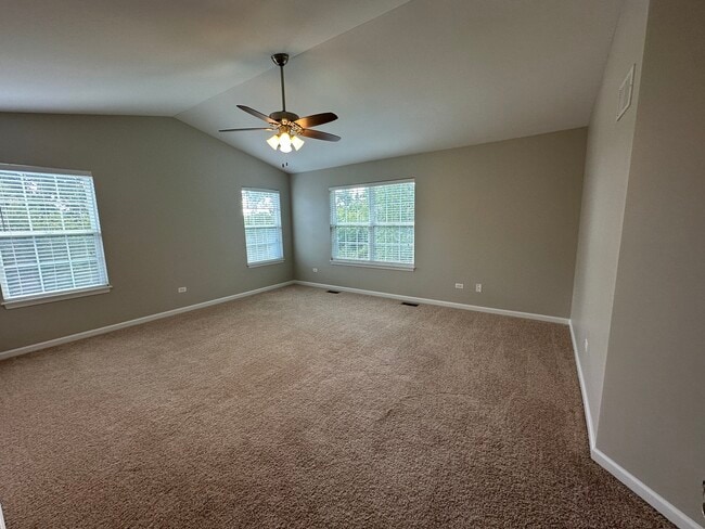 Building Photo - 738 Oak Hollow Rd