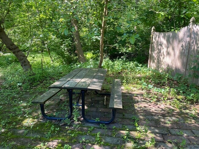 Building Photo - 70 Auburndale Ave