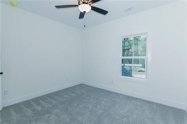 Building Photo - 3374 Lee Dr