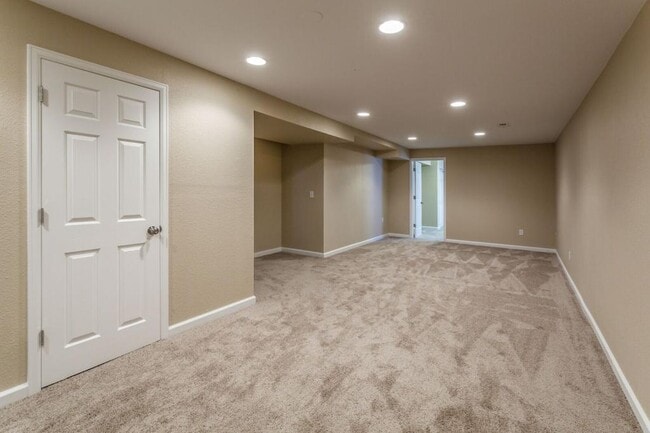 Building Photo - 2362 Calcite St