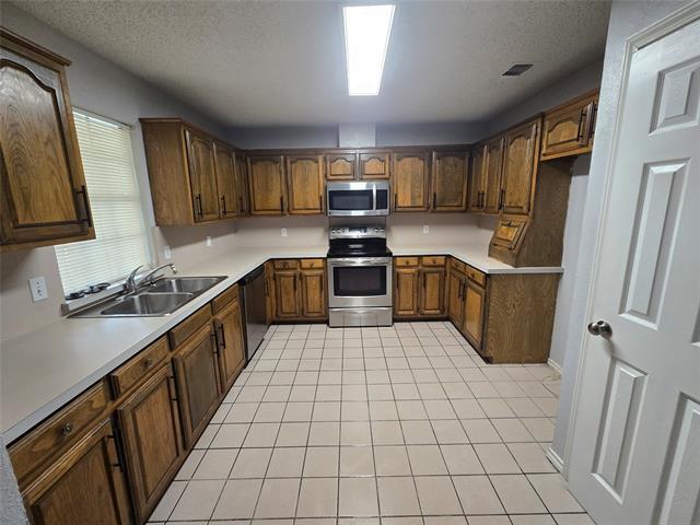 Building Photo - 925 Shell Ln