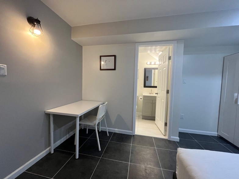 Building Photo - 2901 Glory Ct