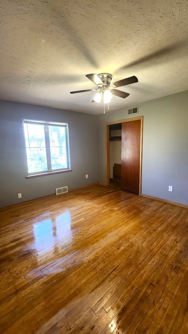 Building Photo - Darling 3 Bed 1.5 Bath 1 Car Garage in the Country Estates Addn Midwest City